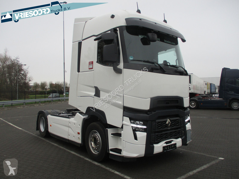 Traktor Renault T HD001