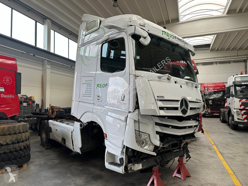 Traktor Mercedes 2145