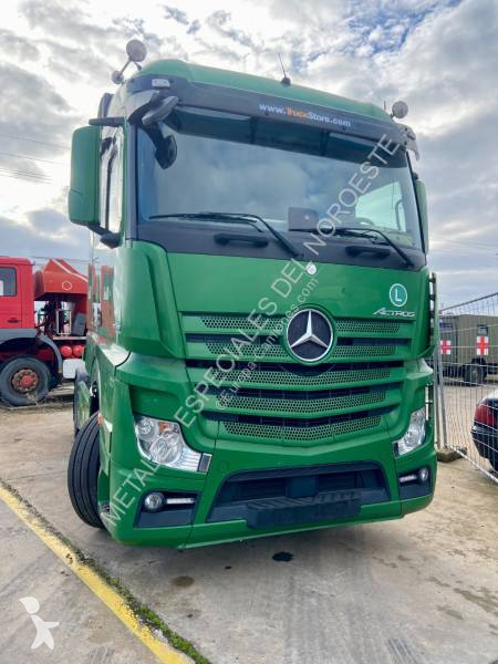 Tahač Mercedes