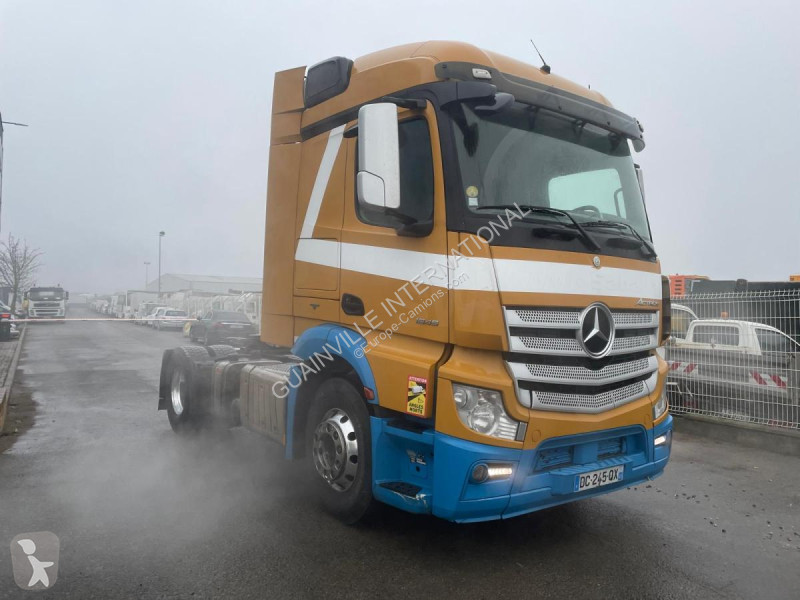 Traktor Mercedes 1845