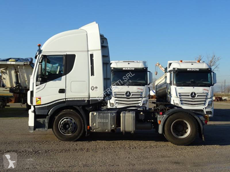 Traktor Iveco