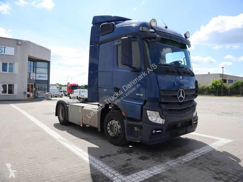 Traktor Mercedes 1843...