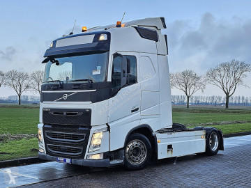 Cabeza tractora Volvo
