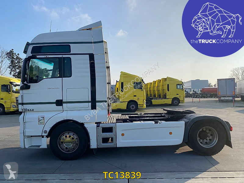 Traktor MAN 460