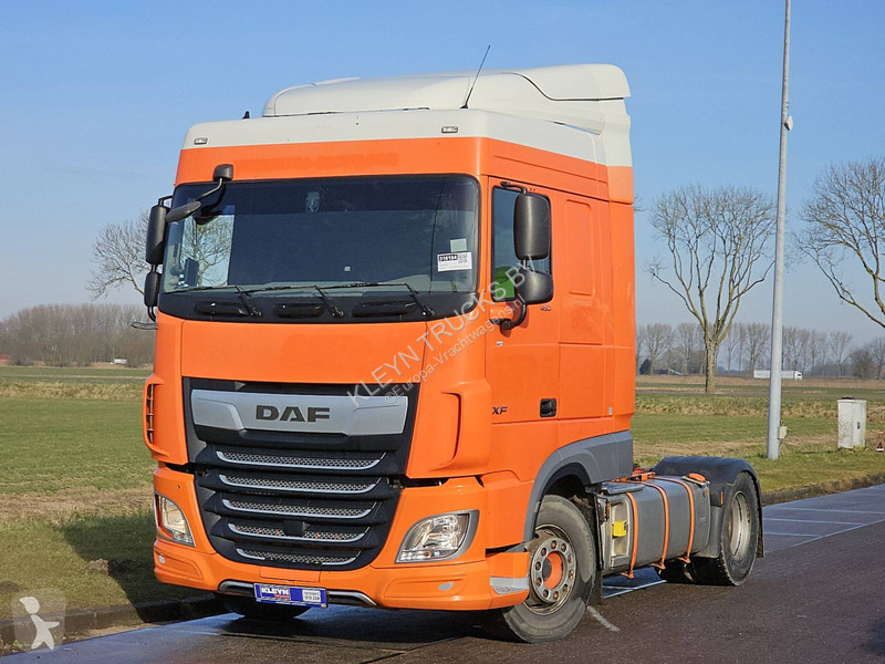 Traktor DAF 450 SPACECAB SPOILERS