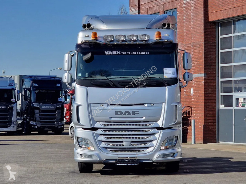 Traktor DAF 440 SpaceCab 4x2 - Full spoiler -...