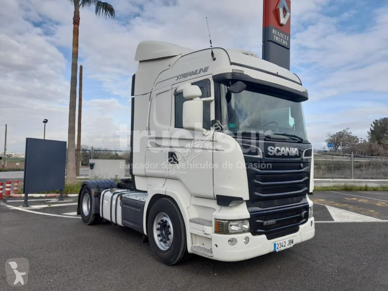Traktor Scania 520