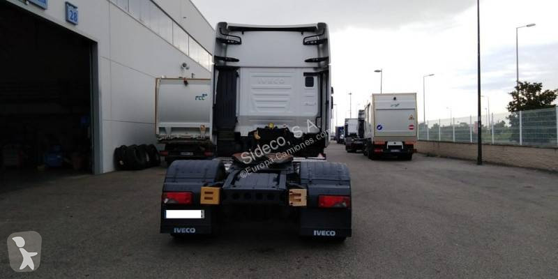 Traktor Iveco