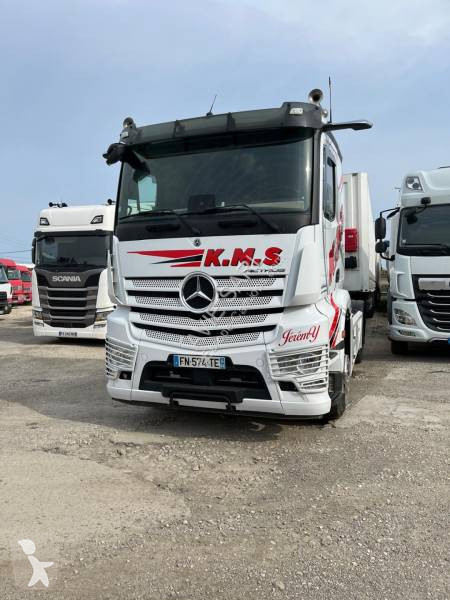 Tahač Mercedes