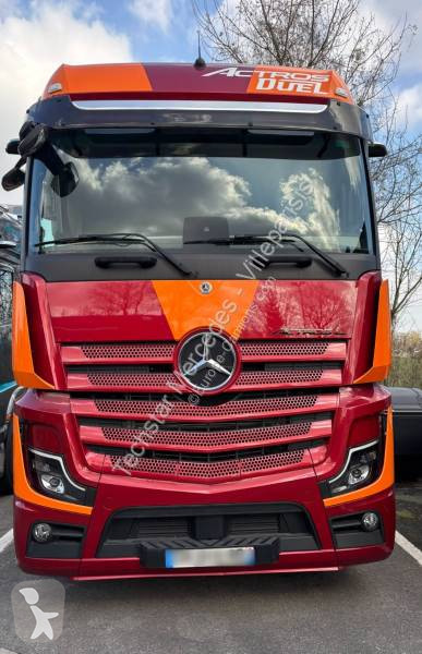 Traktor Mercedes