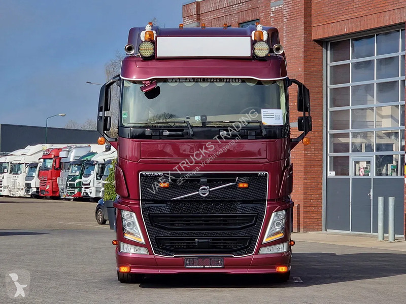 Tahač Volvo 13540 Lowroof 6x2 - Show truck -...