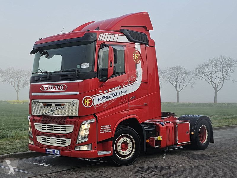 Traktor Volvo 420 LOWROOF VEB+