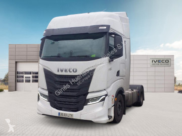 Traktor Iveco