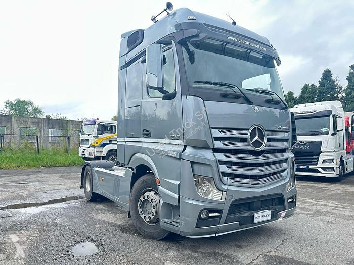Traktor Mercedes 1845