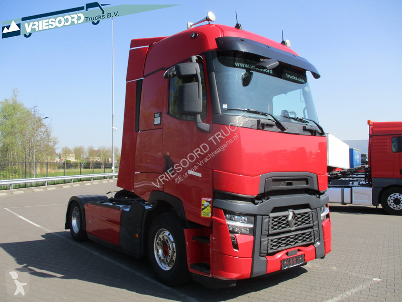 Traktor Renault T 520 HD001