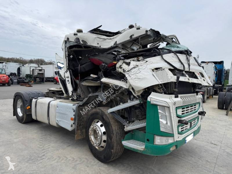 جرار Volvo