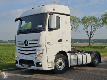 Traktor Mercedes