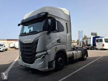 Traktor Iveco