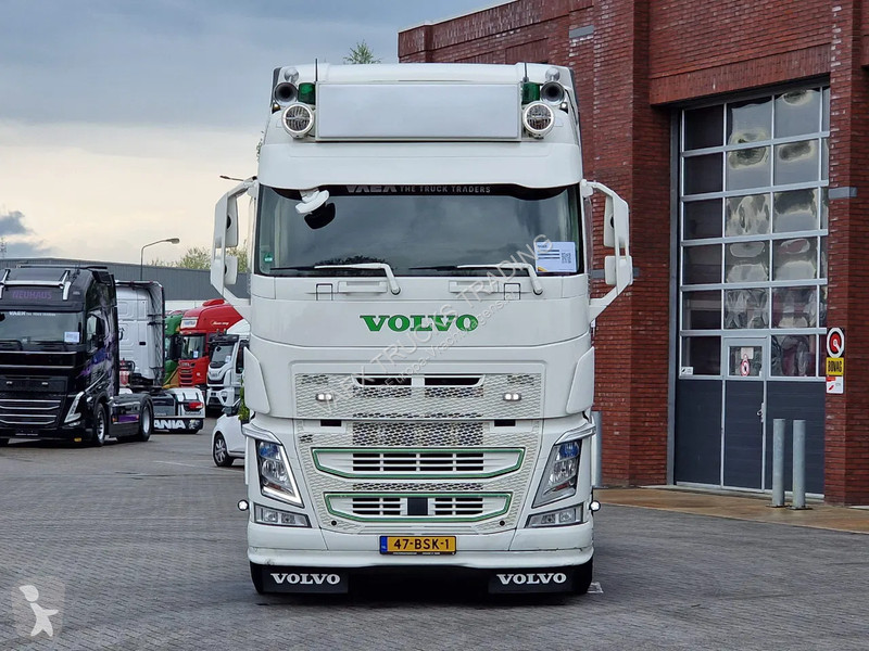 Traktor Volvo 13540 Globetrotter 4x2 - Custom...