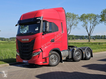 Traktor Iveco