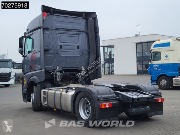 Traktor Mercedes