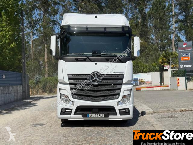 Traktor Mercedes 1851