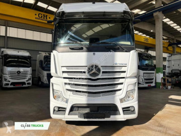 Cabeza tractora Mercedes