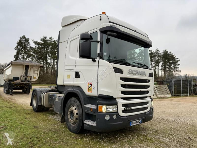 Traktor Scania 490