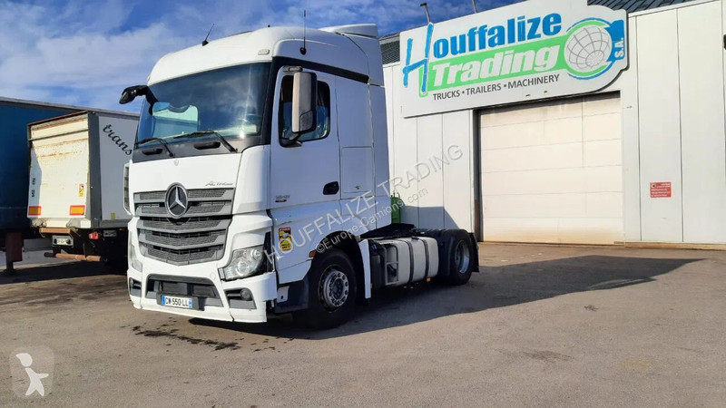 Tracteur Mercedes 1845 EEV