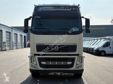 Cabeza tractora Volvo