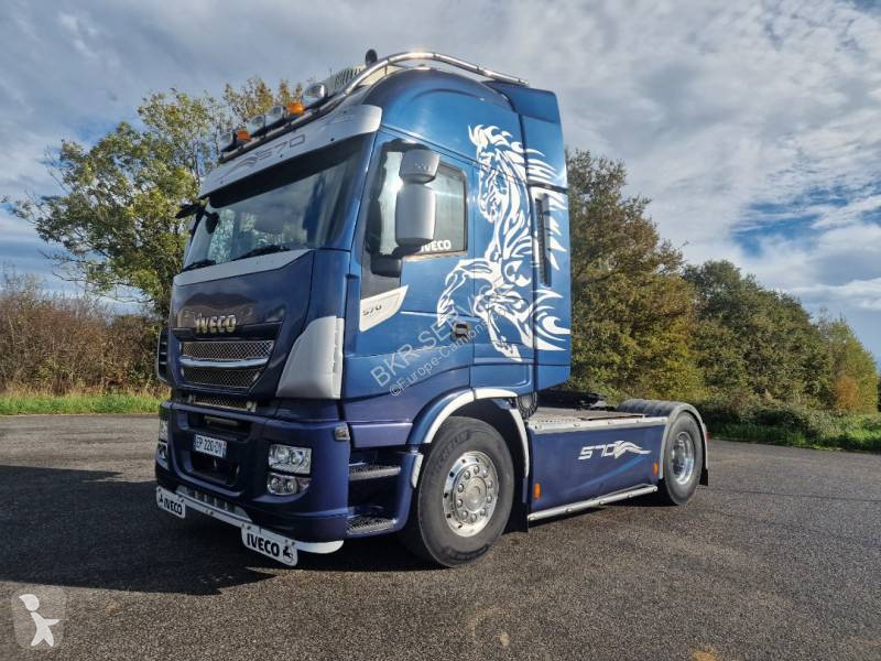 Tahač Iveco