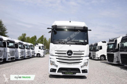 Traktor Mercedes