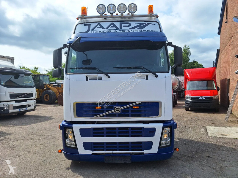 Tahač Volvo 400