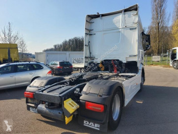 Cabeza tractora DAF