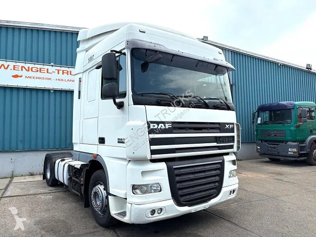 Tracteur DAF 105460 SPACECAB (4 IDENTICAL UNITS...