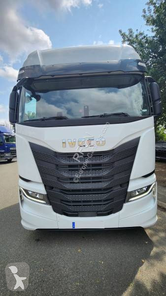 Traktor Iveco