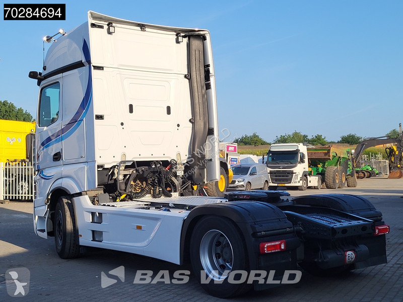 Traktor Mercedes 1945 4X2 GigaSpace 2x Tanks...