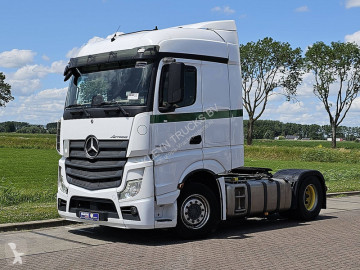 Traktor Mercedes