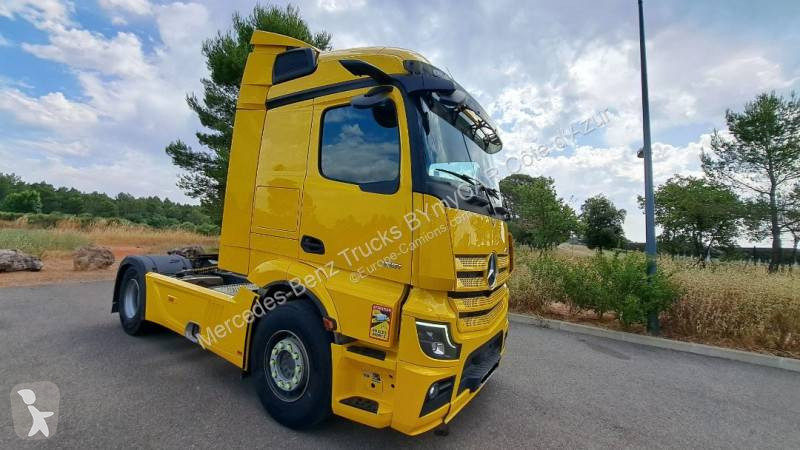 Traktor Mercedes