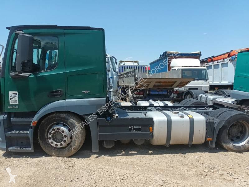 Cabeza tractora Mercedes