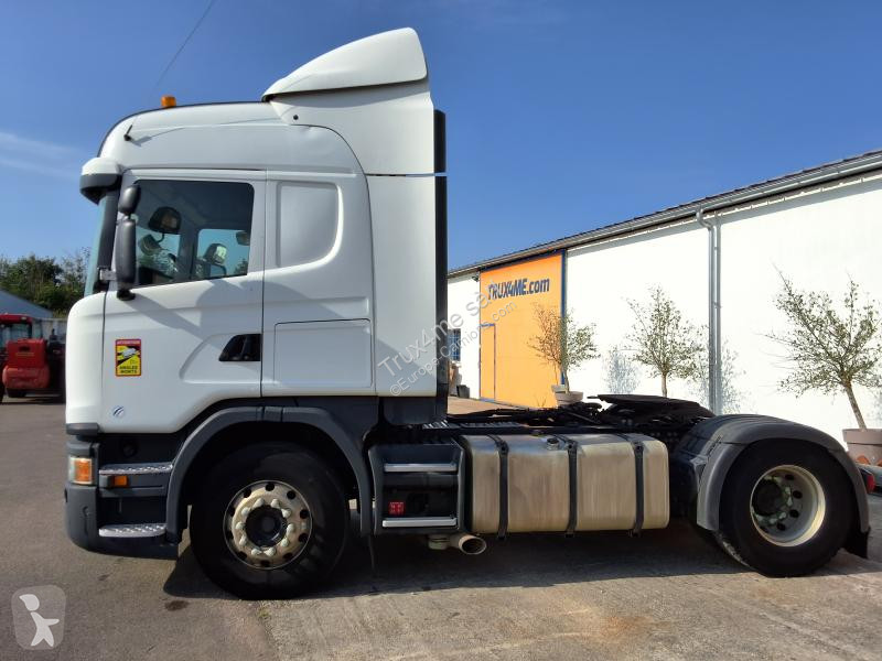 Traktor Scania 490