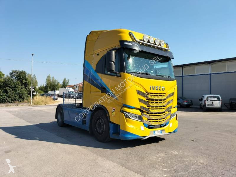 Traktor Iveco