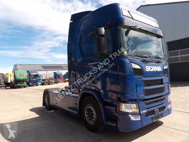 Traktor Scania...