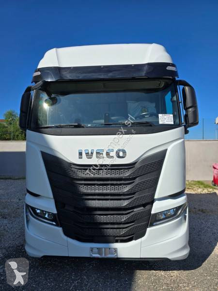 Traktor Iveco
