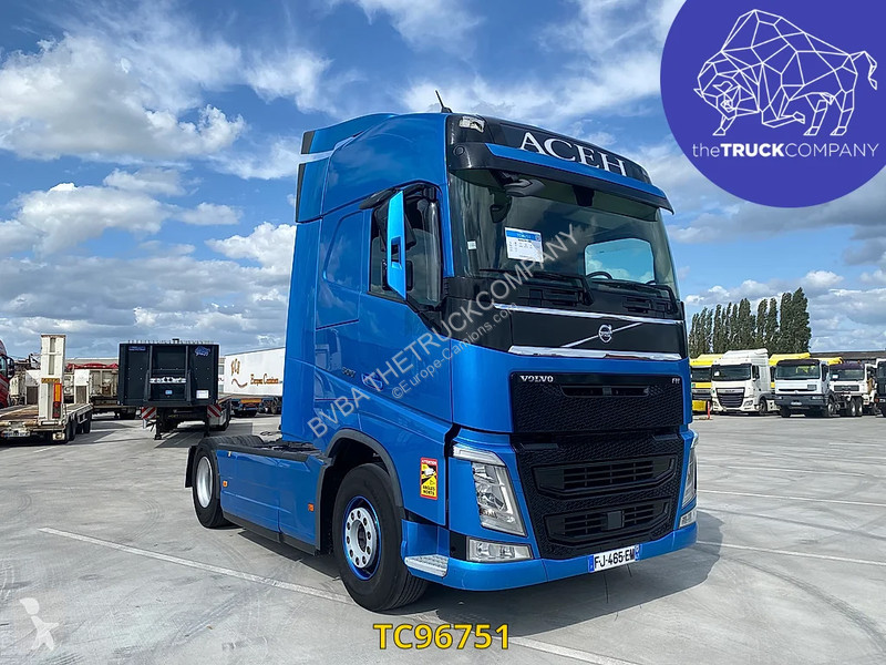Traktor Volvo 500