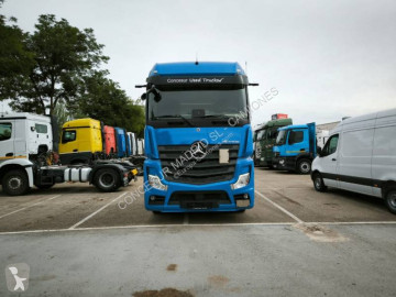 Traktor Mercedes