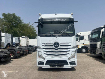 Traktor Mercedes