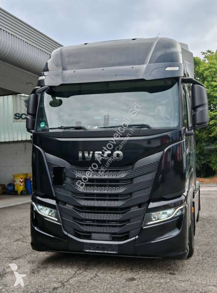 Traktor Iveco