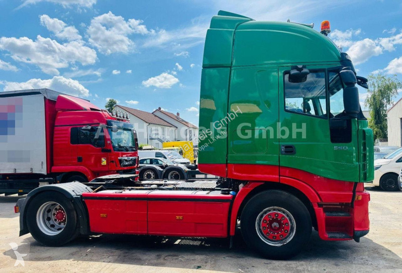 Tractor Iveco 560