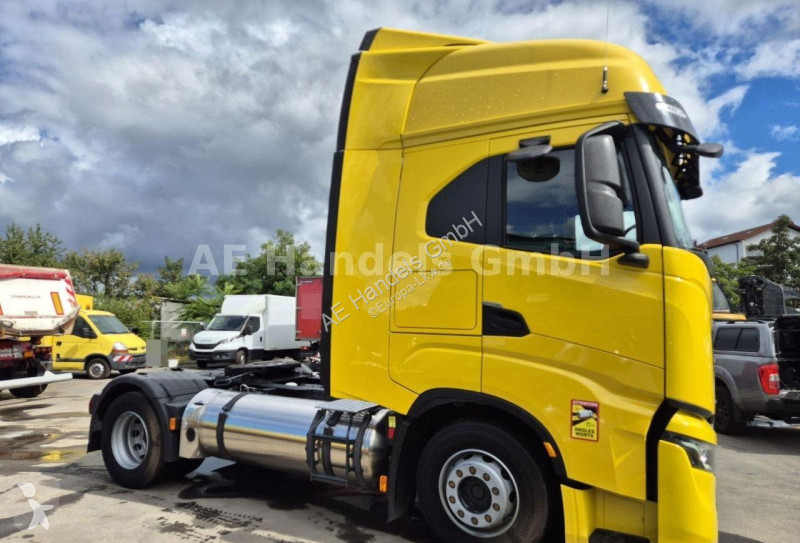 Tahač Iveco S-WAY 460